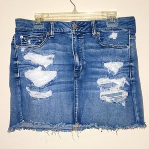 AE- Distressed Hi Rise  Mini Skirt, Size 12